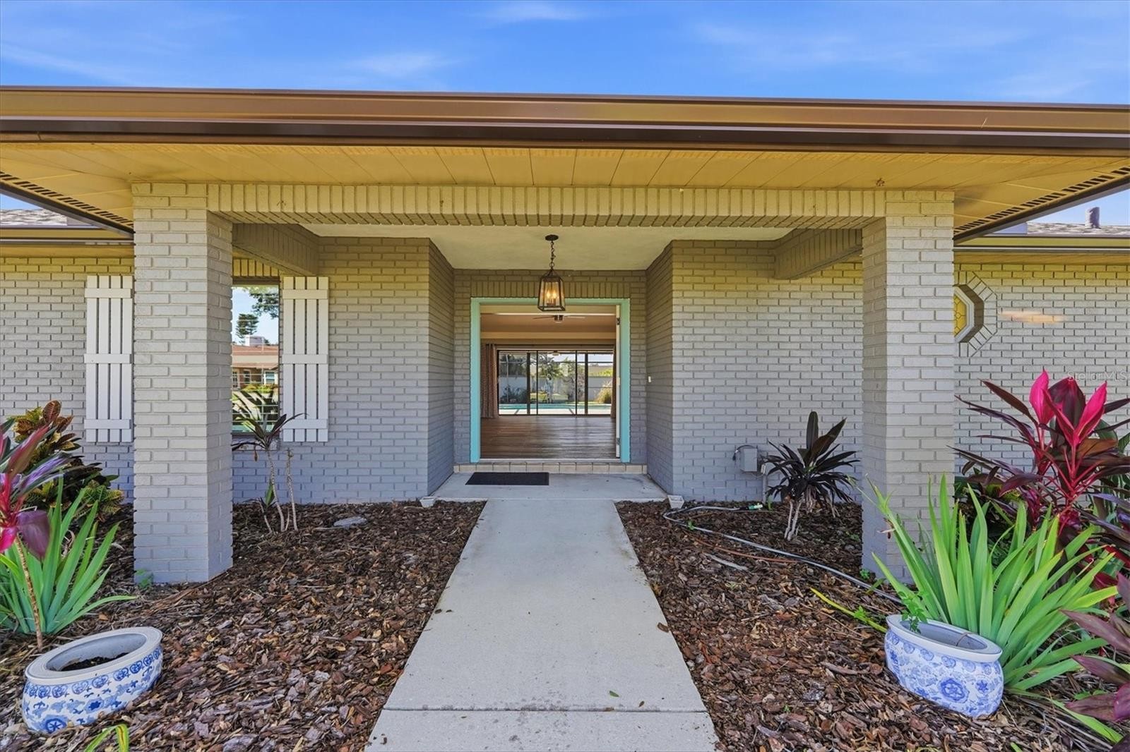 6993 COUNTRY LAKES CIR