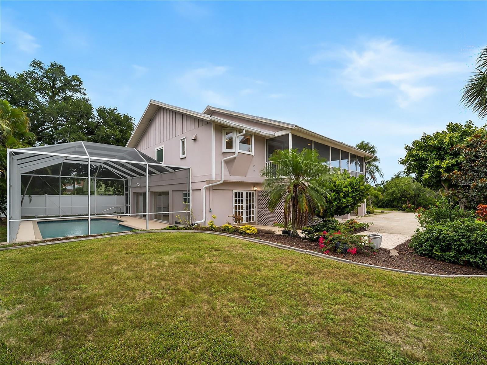 1585 GRAHAM RD