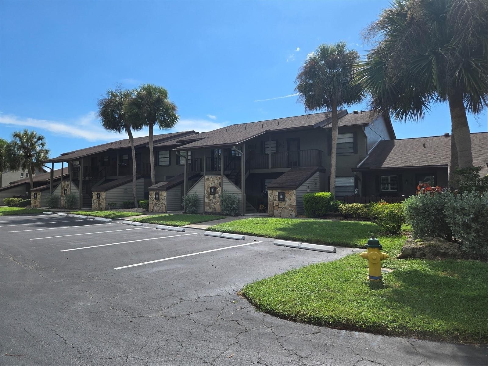 927 CAPRI ISLES BLVD #10