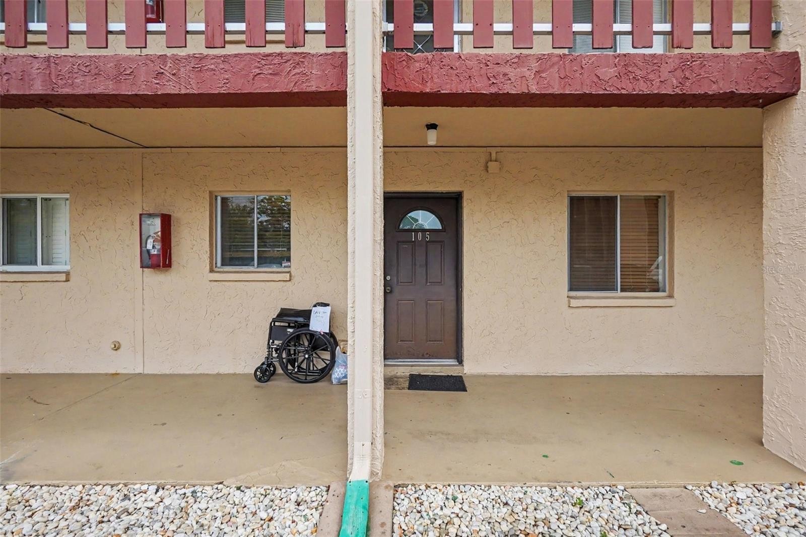 4009 LAKE BAYSHORE DR #105