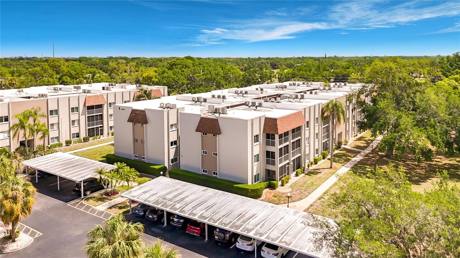 1310 GLEN OAKS DR E #183E