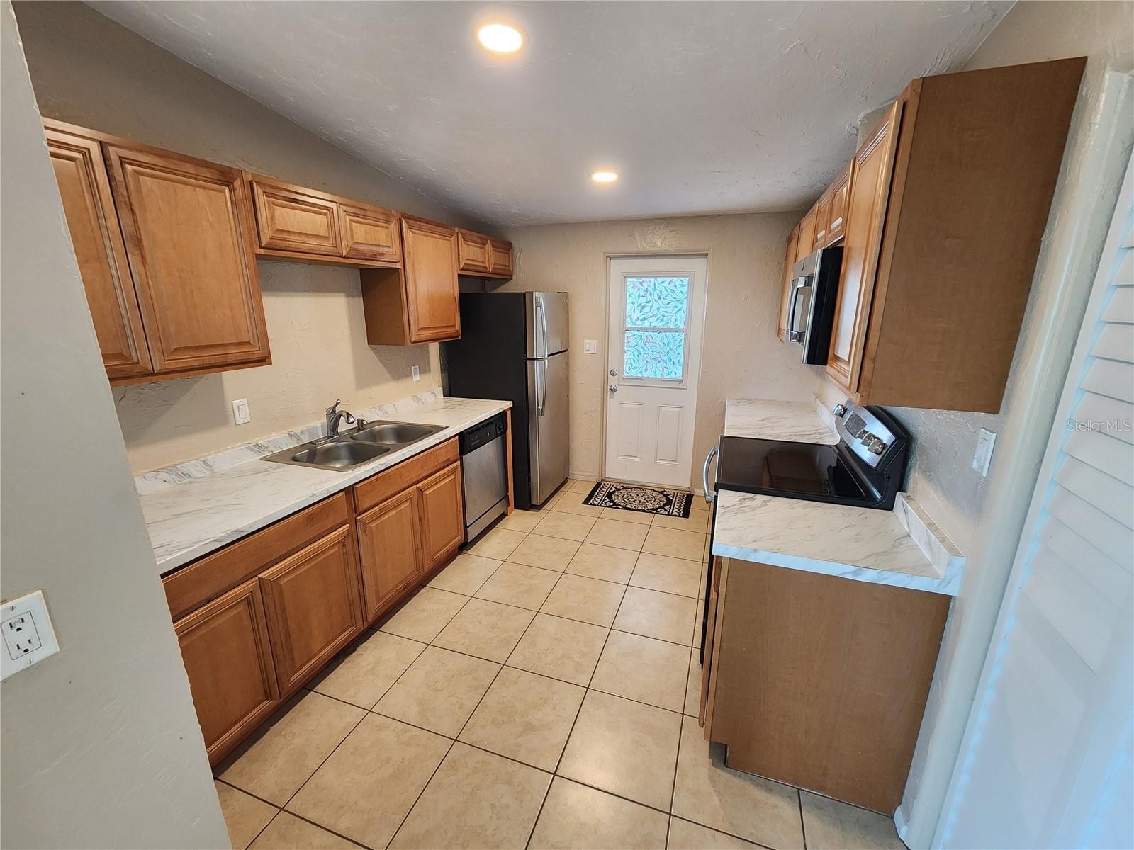 2120 BAYSHORE GARDENS PKWY