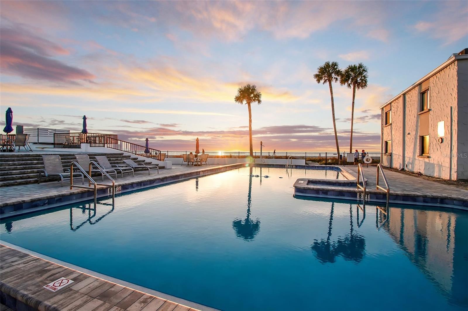 1555 TARPON CENTER DR #214