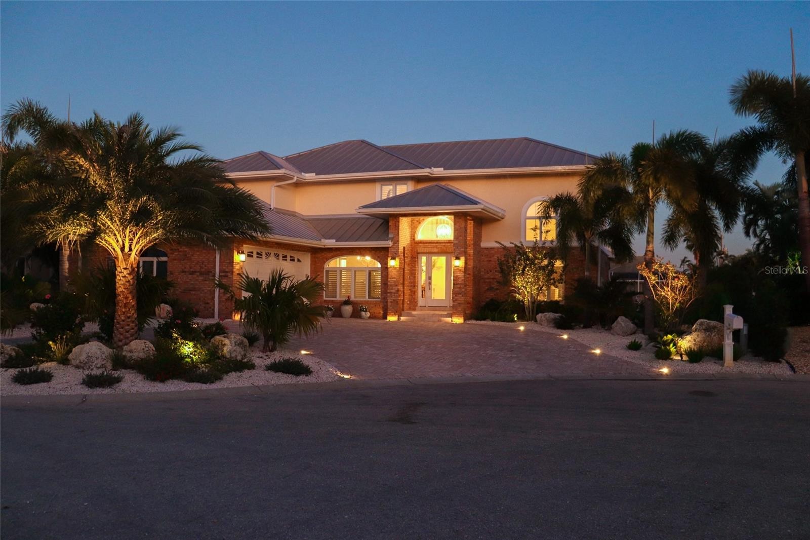 620 NORTH POINT DR