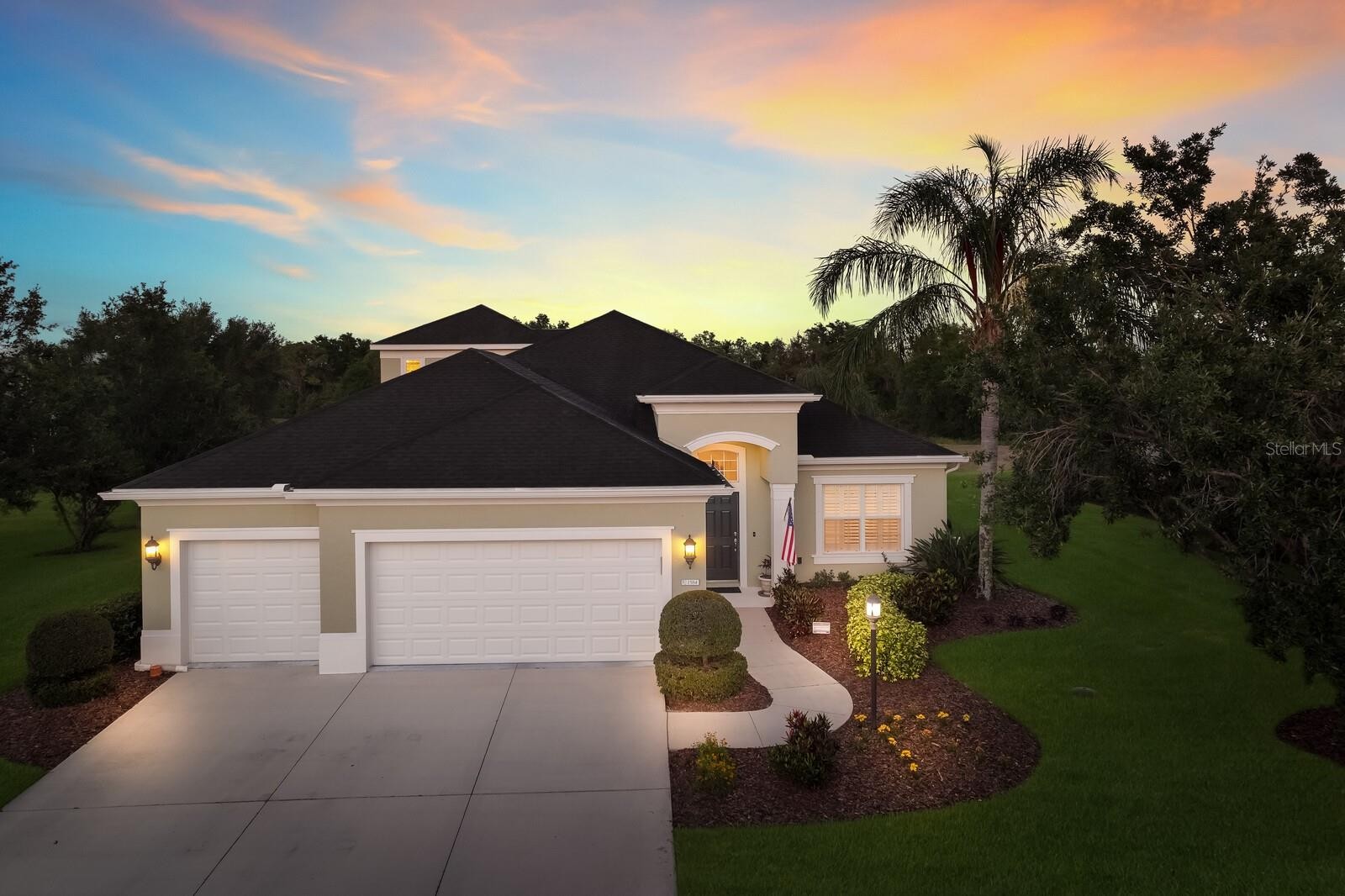 1584 HICKORY VIEW CIR