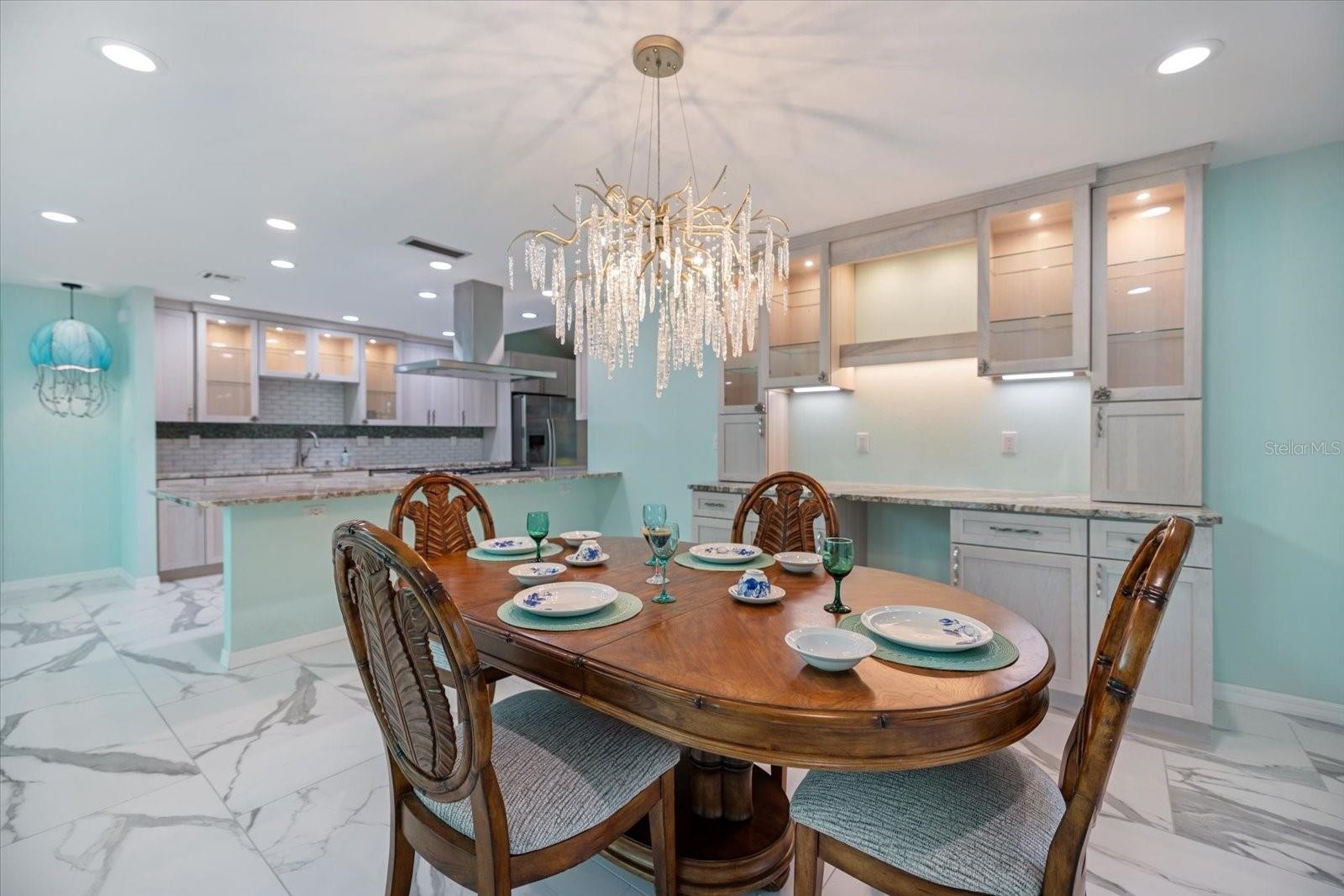 238 LOOKOUT POINT DR