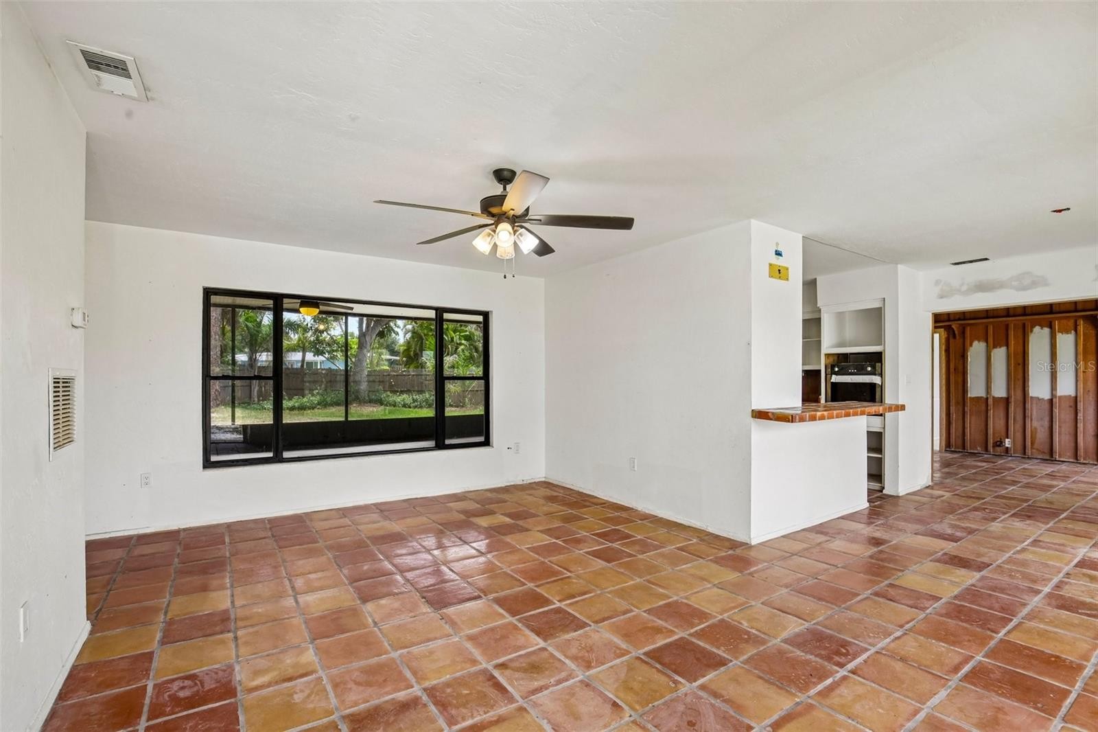 807 LUCILLE AVE