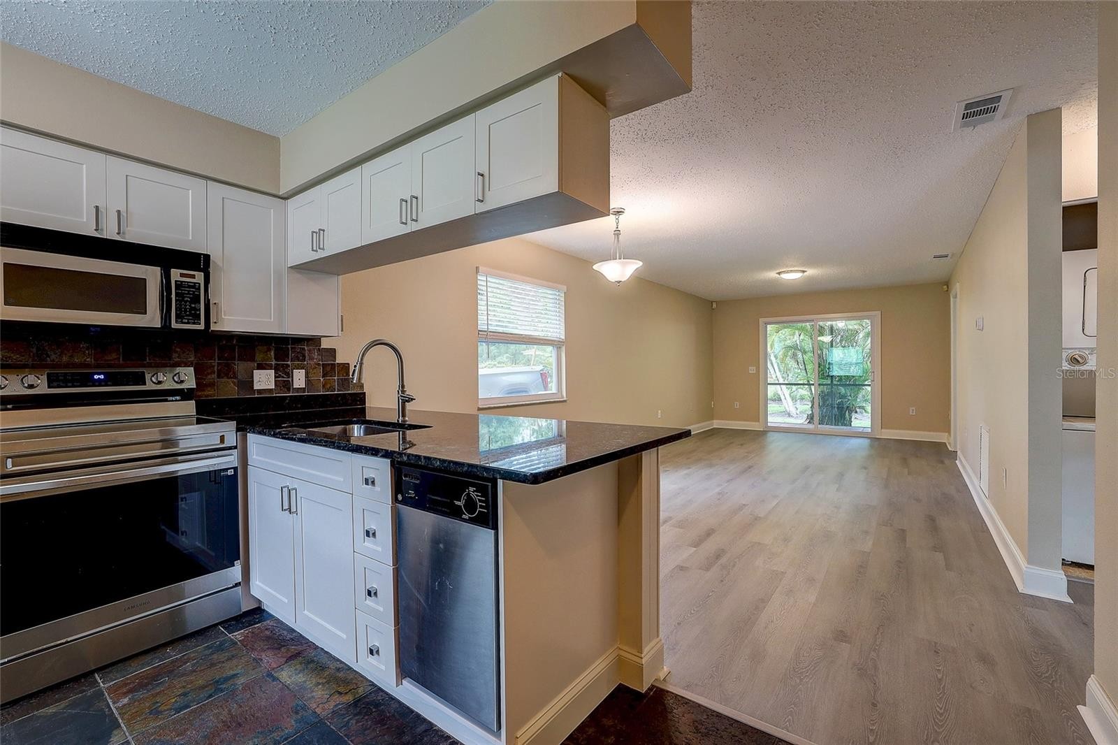 4625 SUMMERWIND DR #13