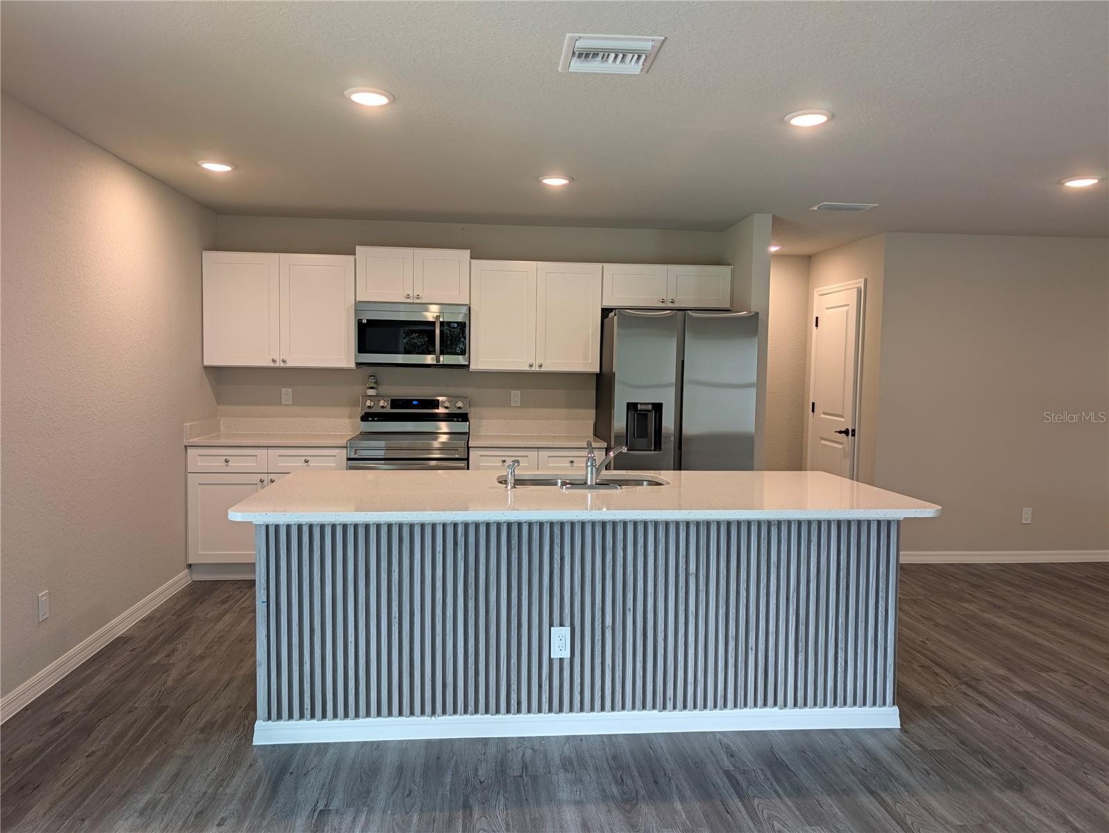 2944 BELLEVILLE TER