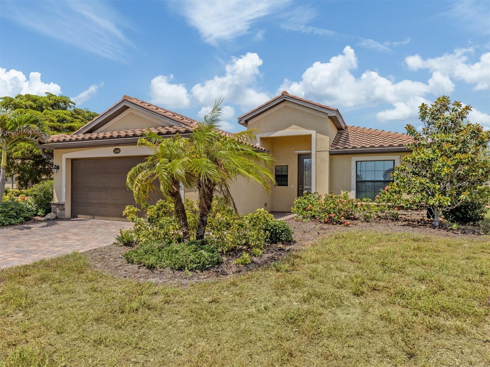 12490 CINQUETERRE DR