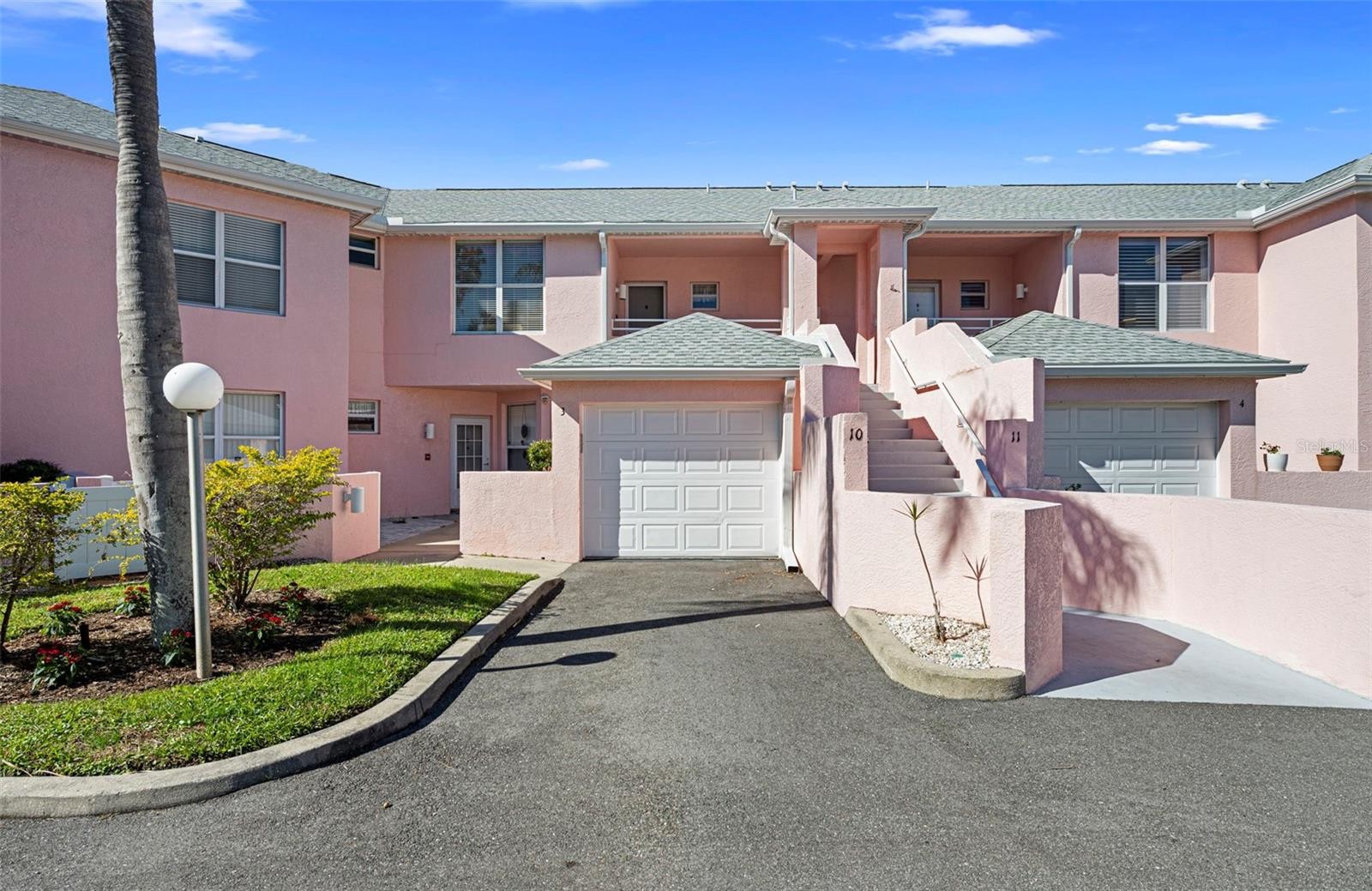 4220 PINEBROOK CIR #10