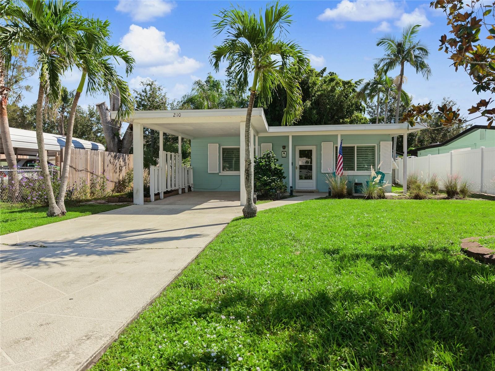210 BRIGGS CT
