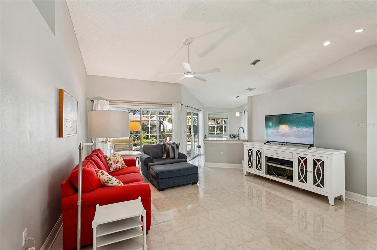 3821 GARDEN LAKES ESTATES DR