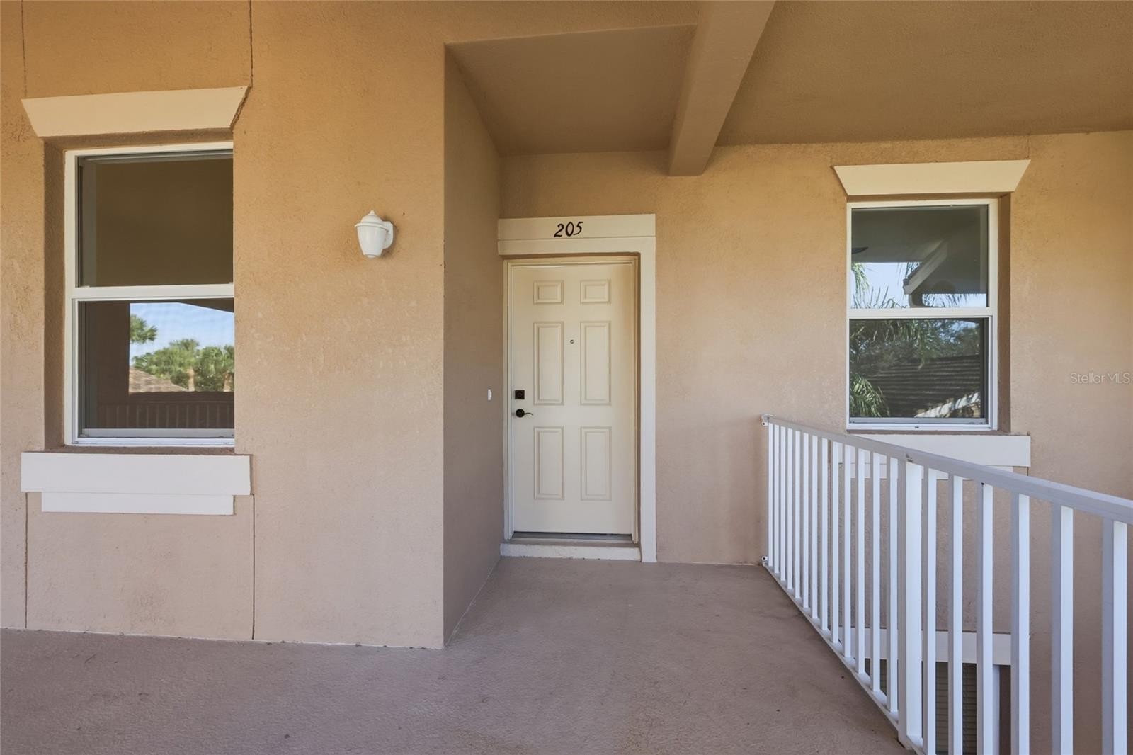 803 FAIRWAYCOVE LN #205