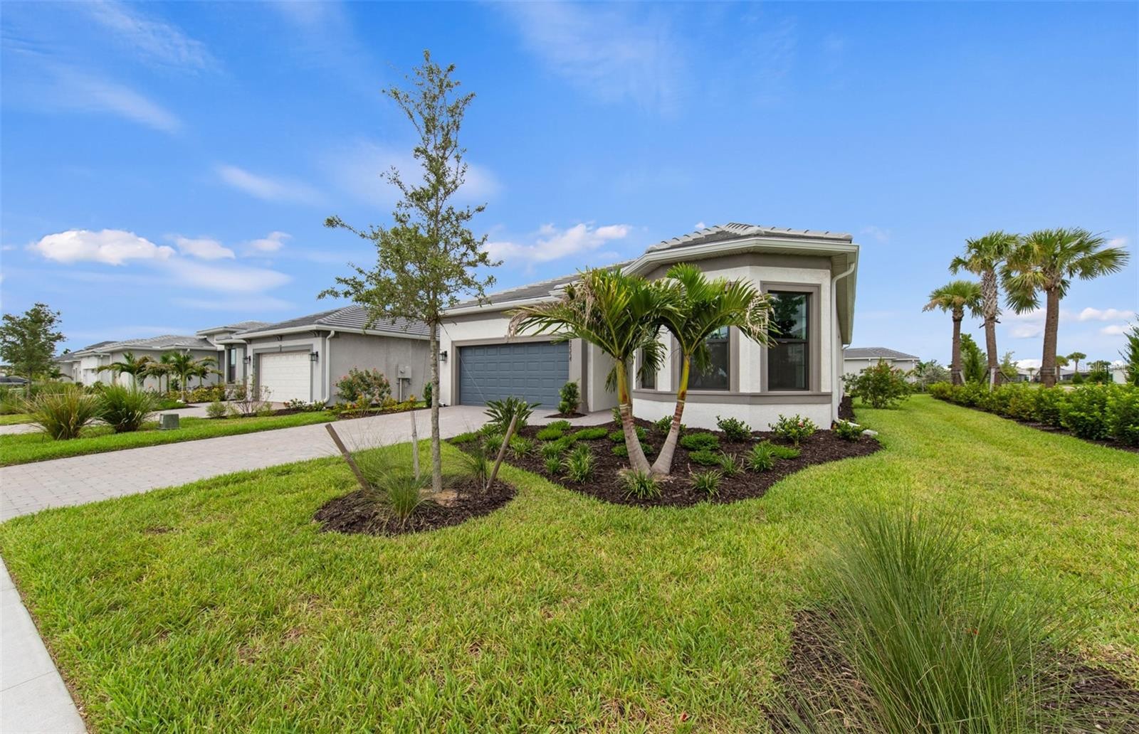 5006 GOLDEN SHORE CT