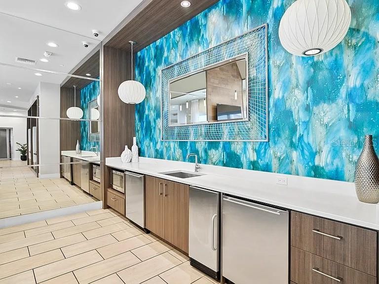 700 COCOANUT AVE #331