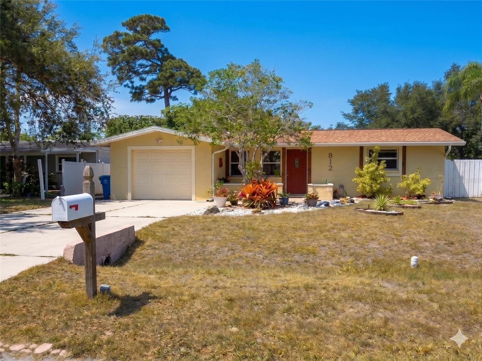812 GUILD DR