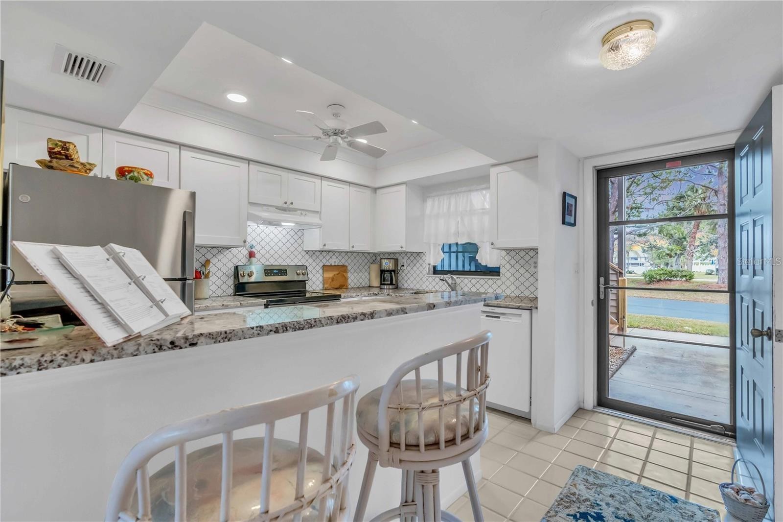 927 CAPRI ISLES BLVD #7