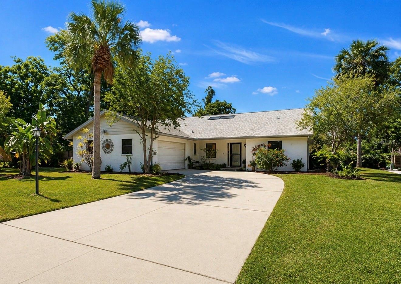948 WINTER GARDEN DR