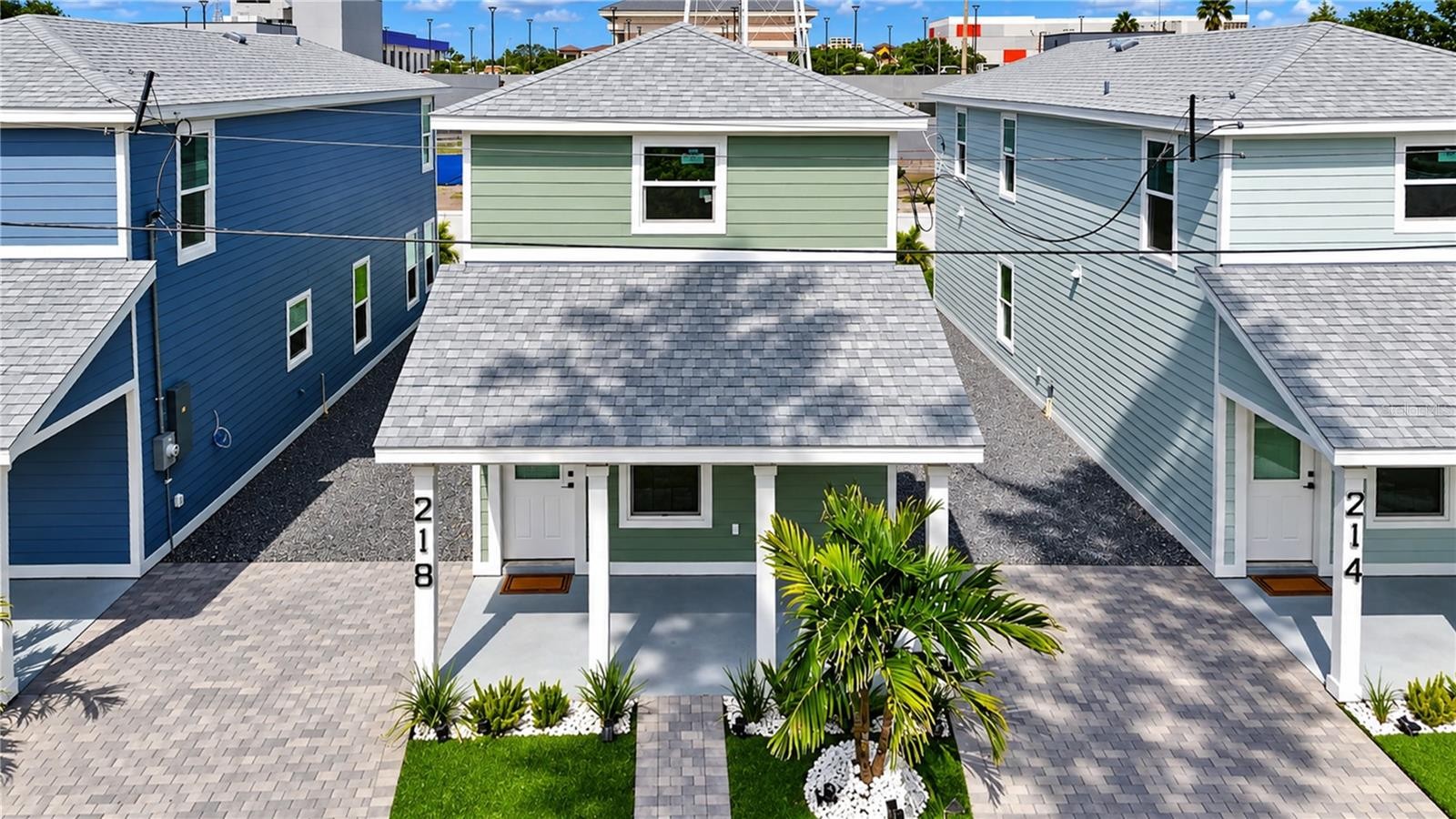 218 8TH AVENUE DR W