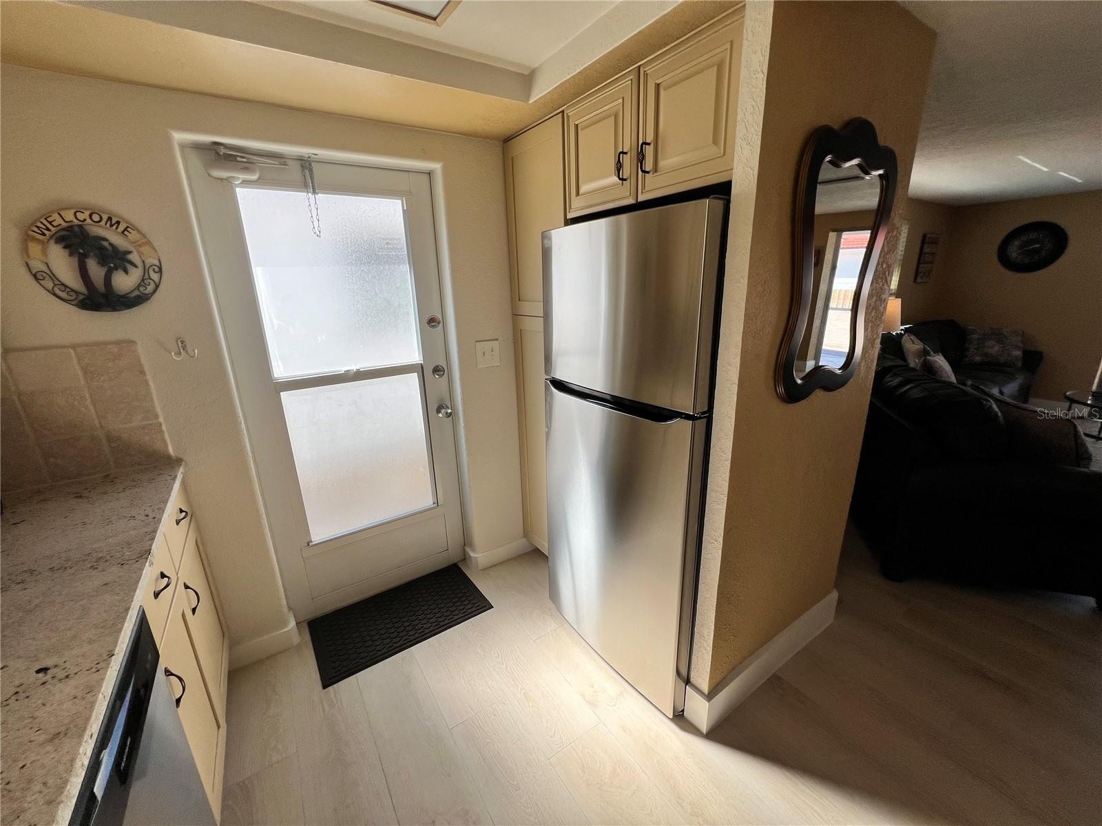 6154 MIDNIGHT PASS RD #D09