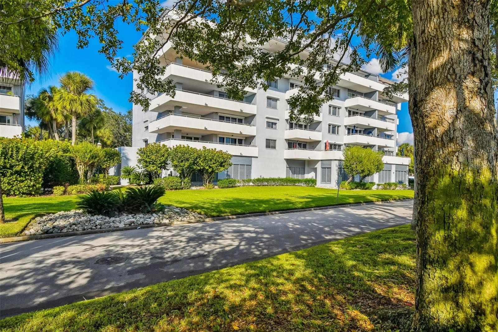 1000 RIVERSIDE DR #B104