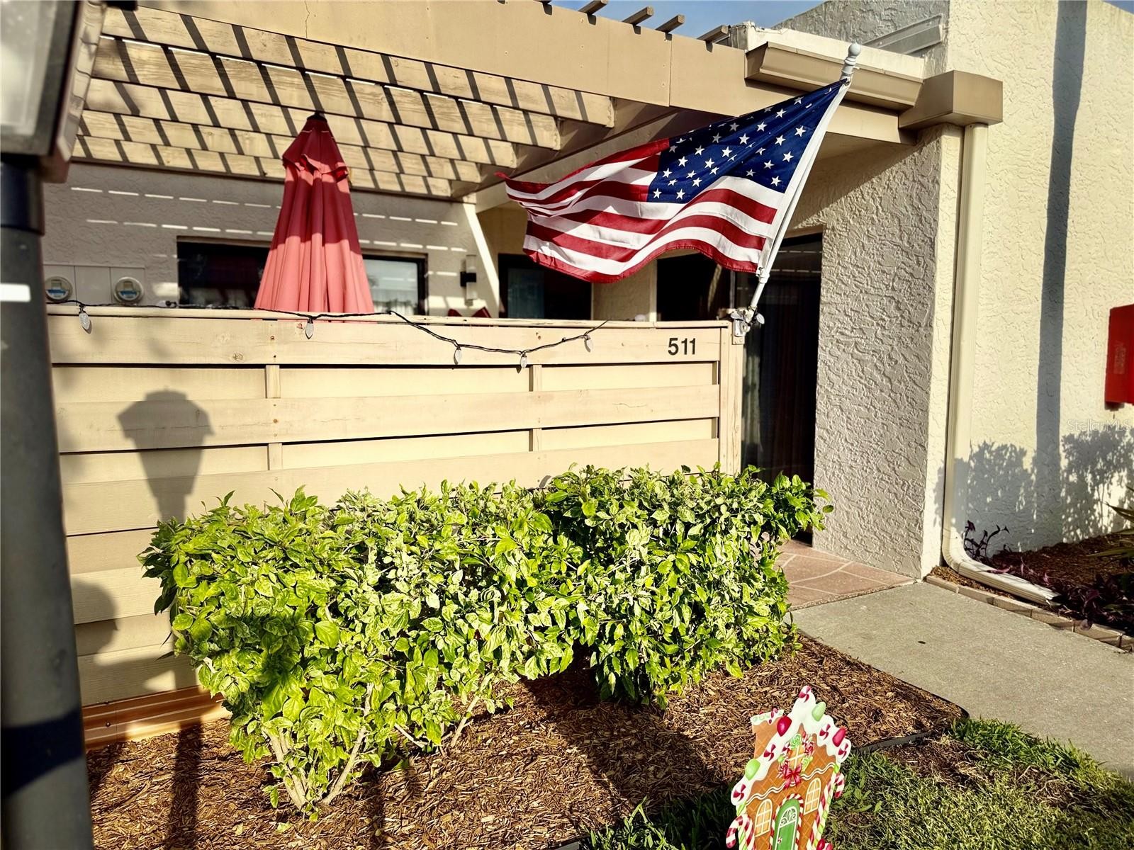 511 LAKESIDE DR #511