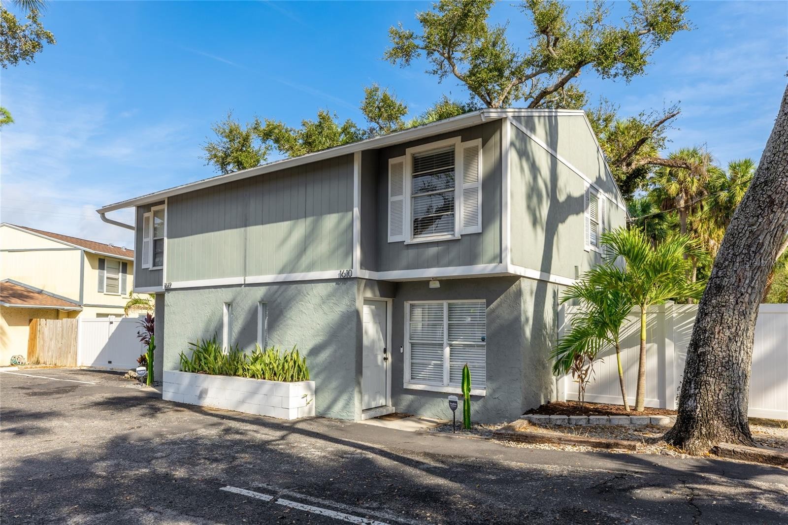 1610 & 1612 N ORANGE AVE