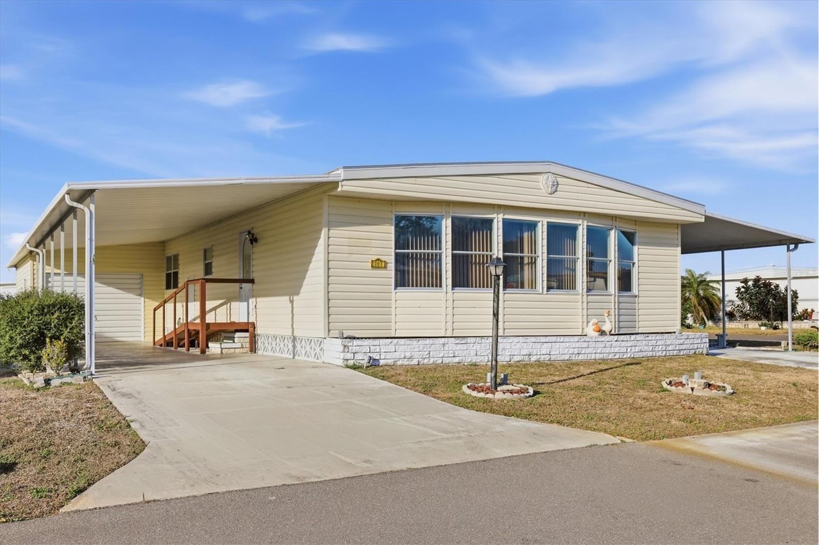 6710 36TH AVE E #201