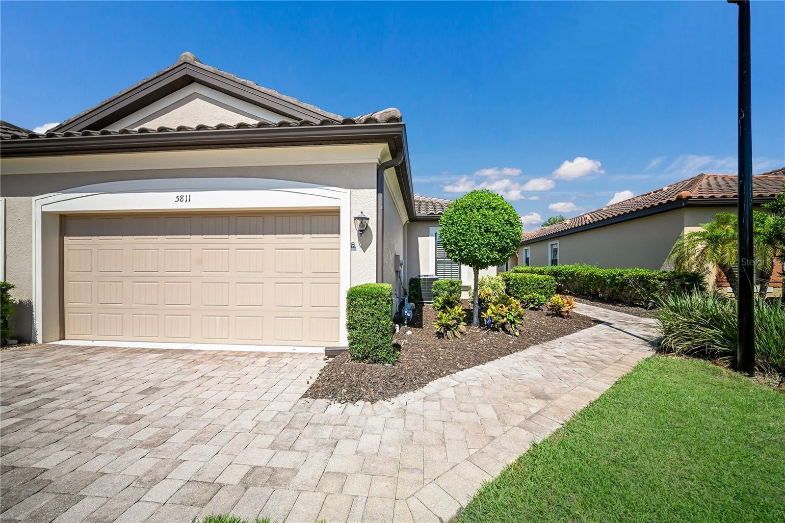 5811 CAVANO DR