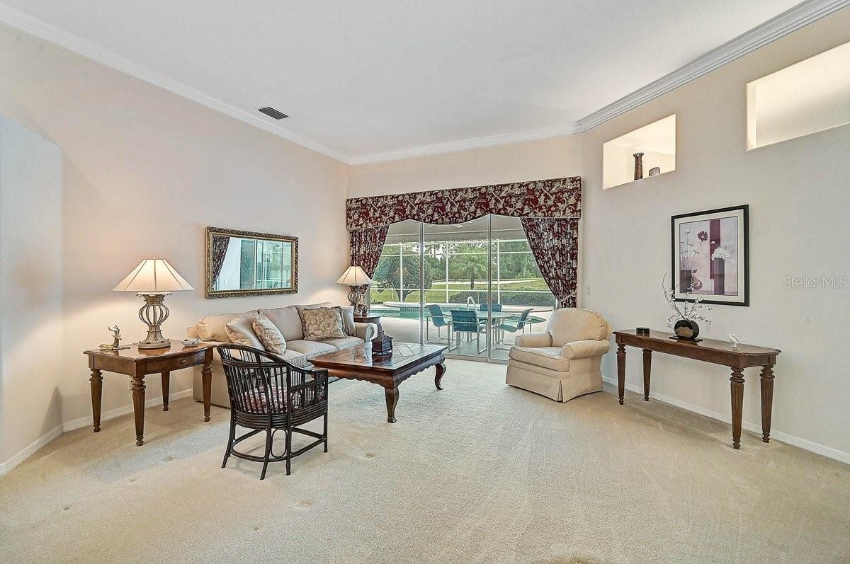 2025 WHITE FEATHER LN
