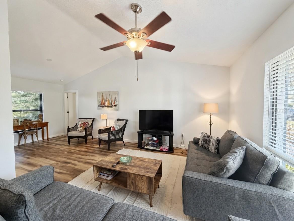 8425 CYPRESS LAKE CIR