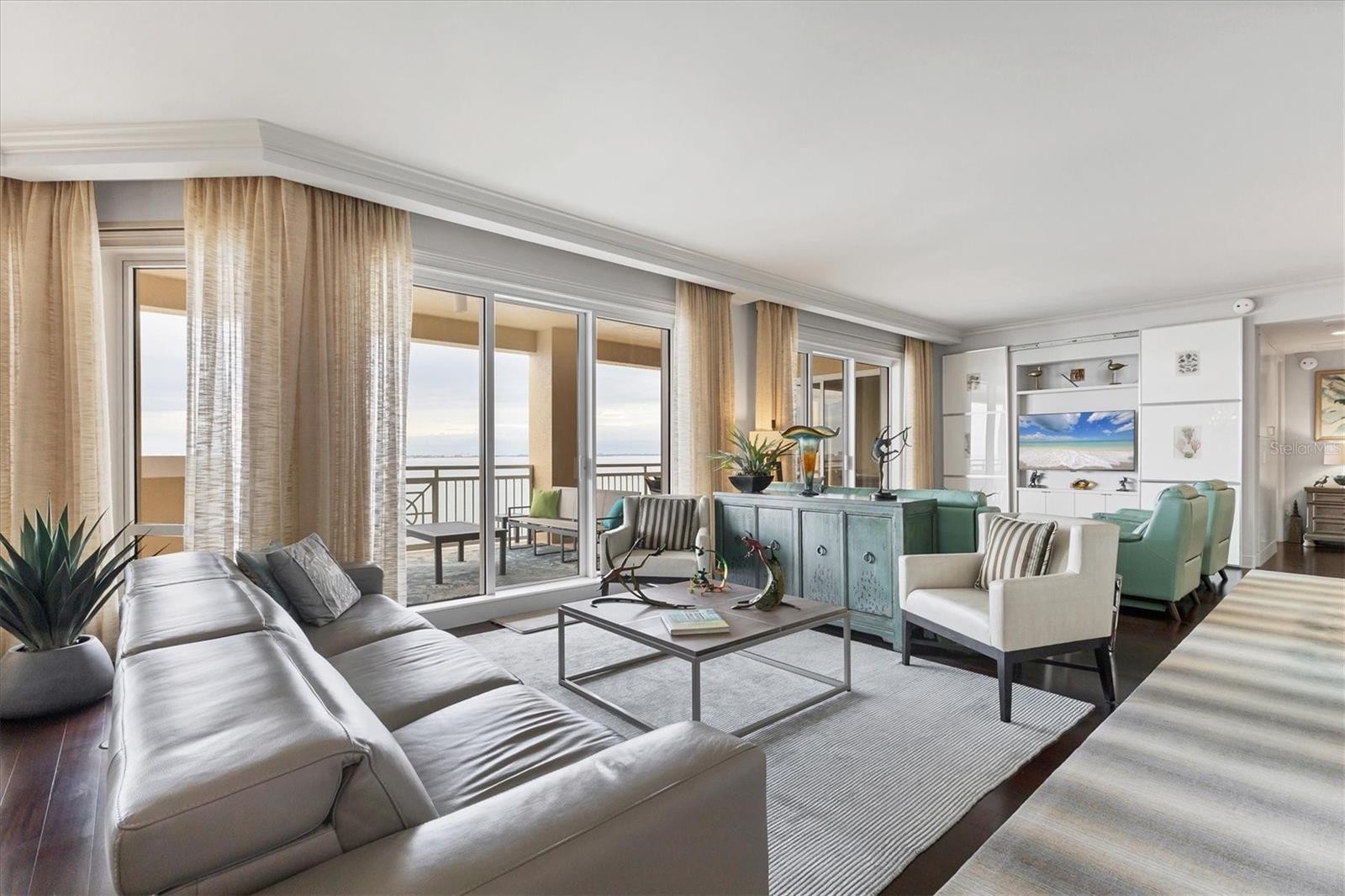 35 WATERGATE DR #1203