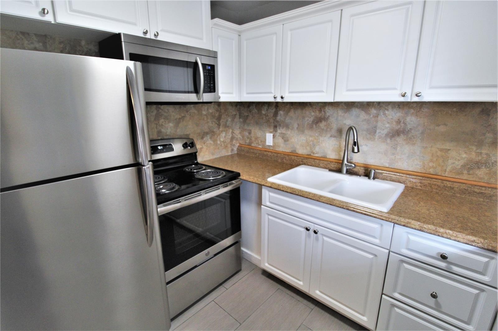 3001 BEE RIDGE RD #113