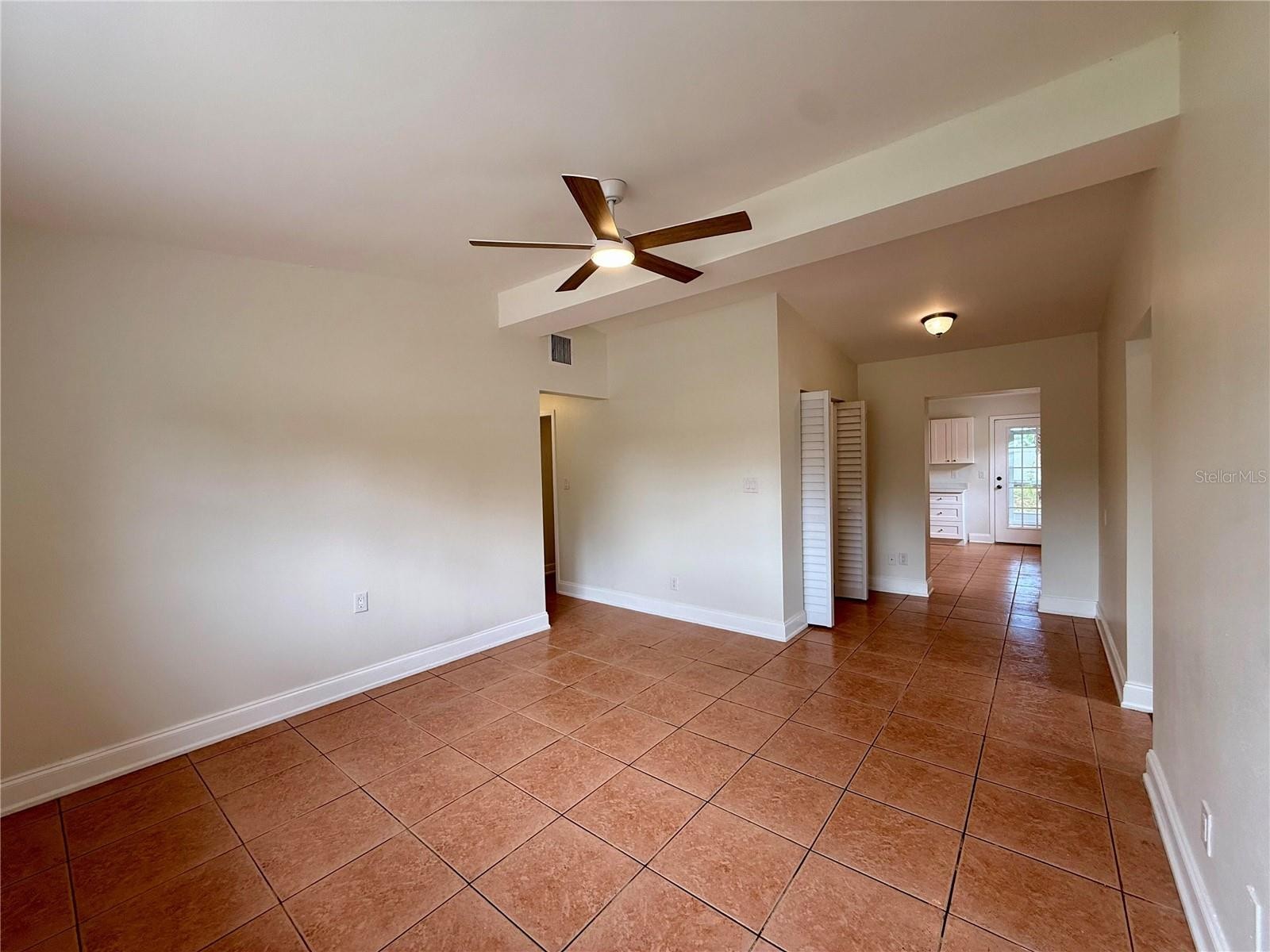 224 W CORNELIUS CIR