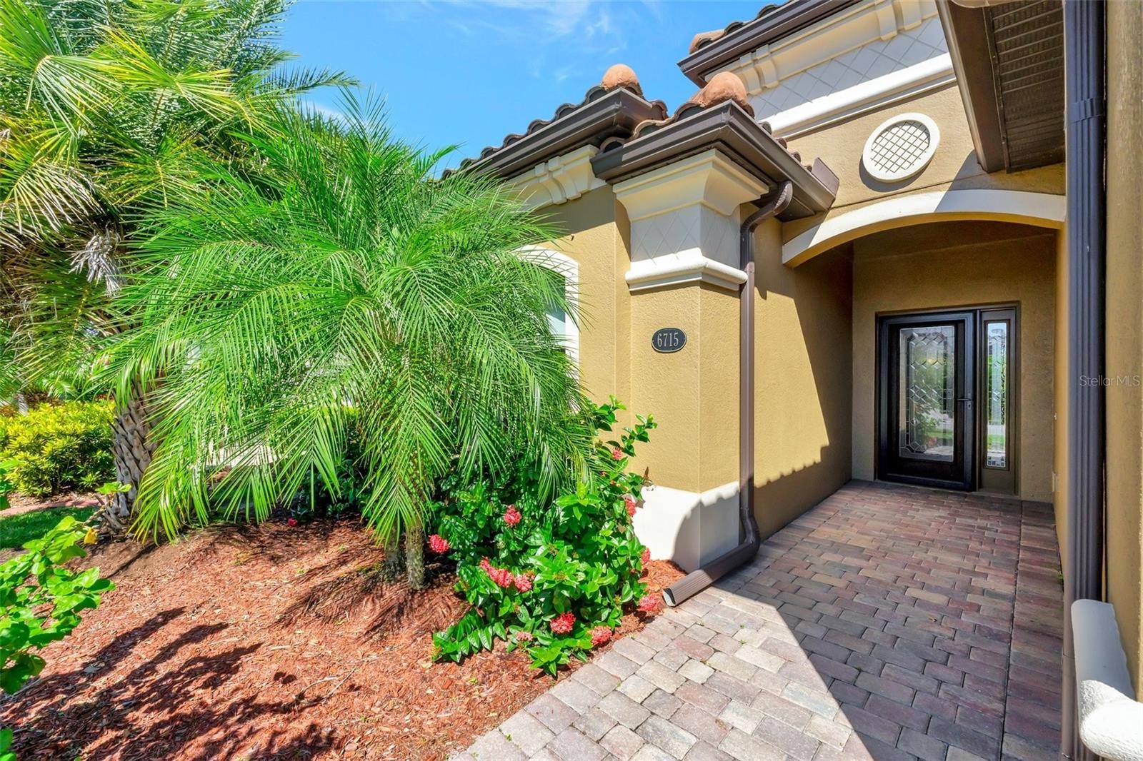 6715 ROOKERY LAKE DR