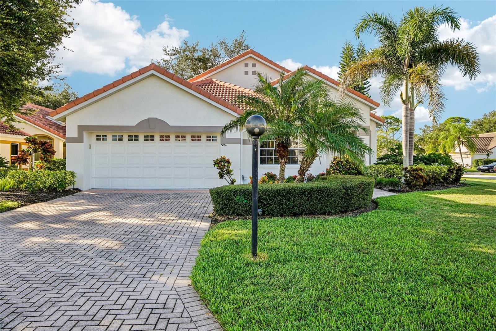 5814 FAIRWOODS CIR
