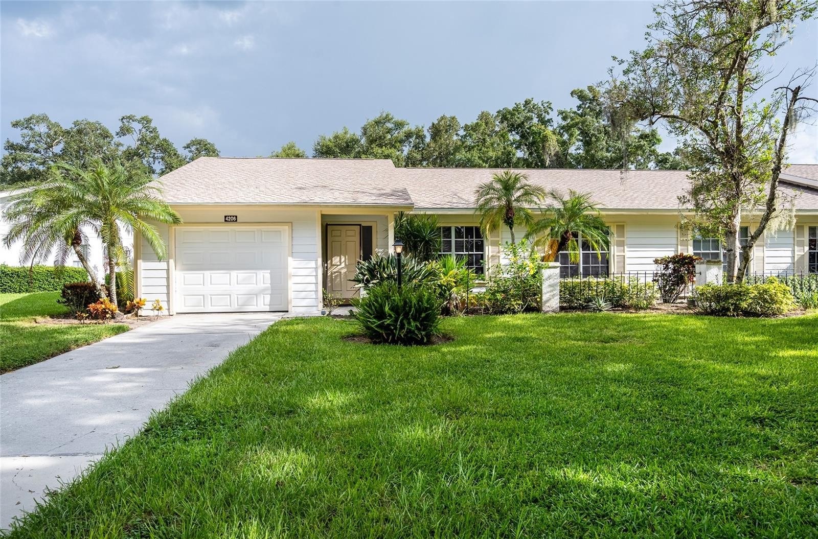 4206 OAKHURST CIR E #3075