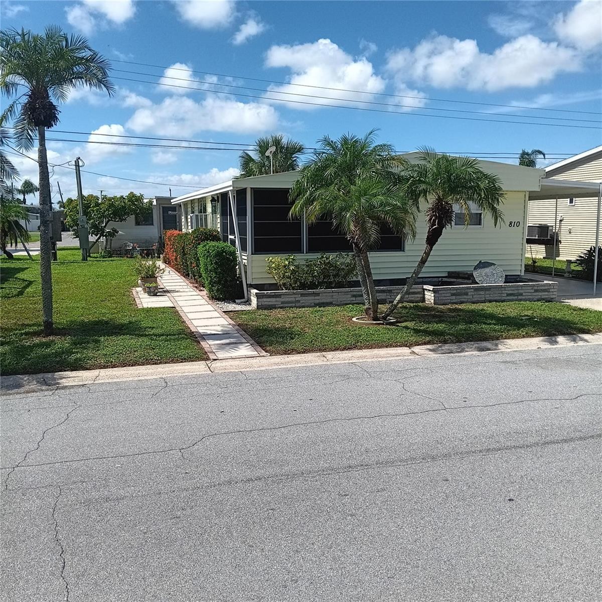 810 49TH AVE W