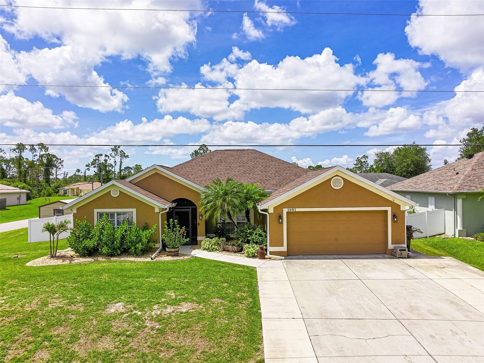 1091 COMFORT LN