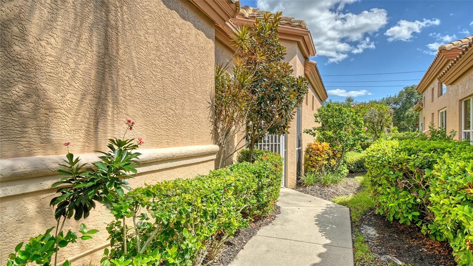 4060 JARDIN LN