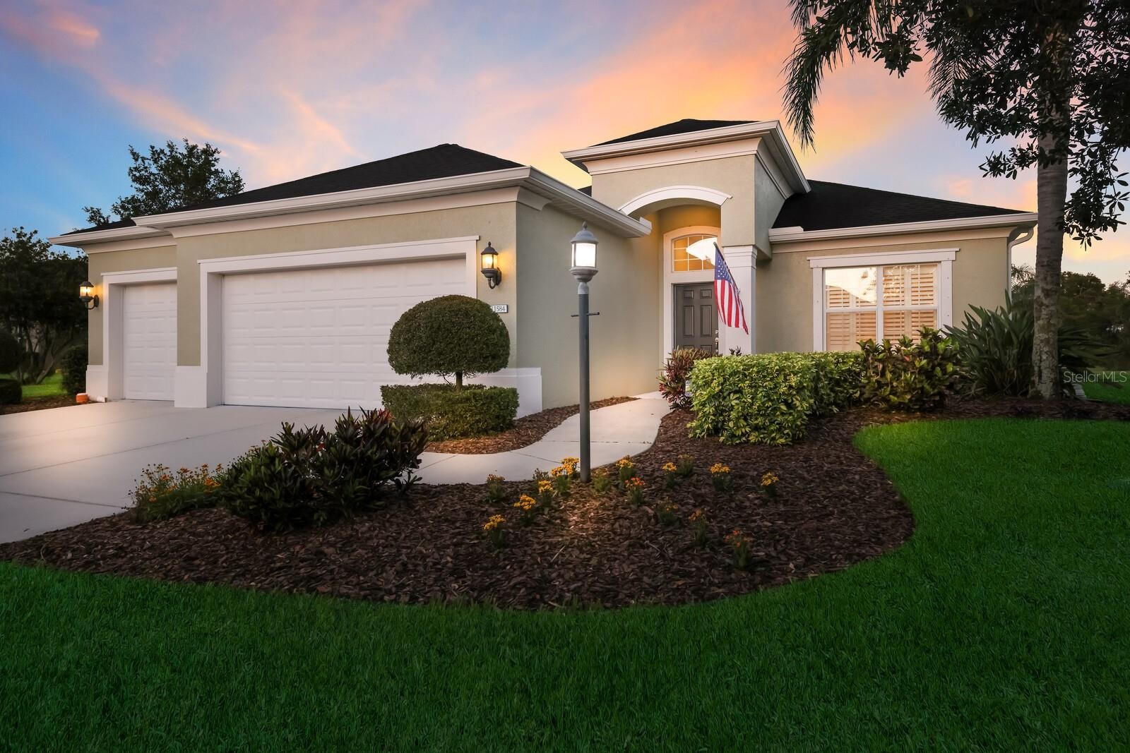 1584 HICKORY VIEW CIR