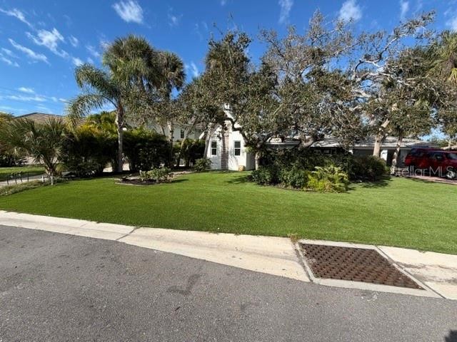 605 LOTUS LN