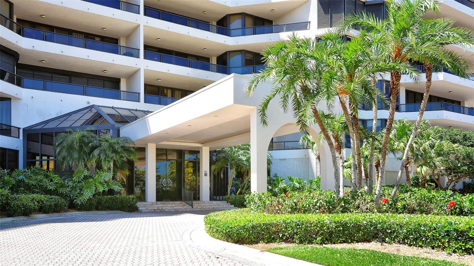 545 SANCTUARY DR #B605