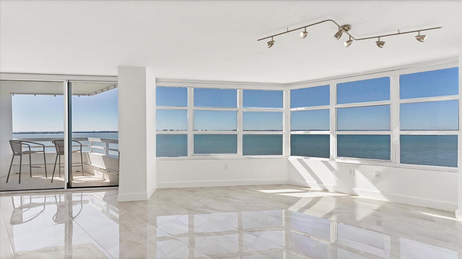 888 BLVD OF THE ARTS #1408