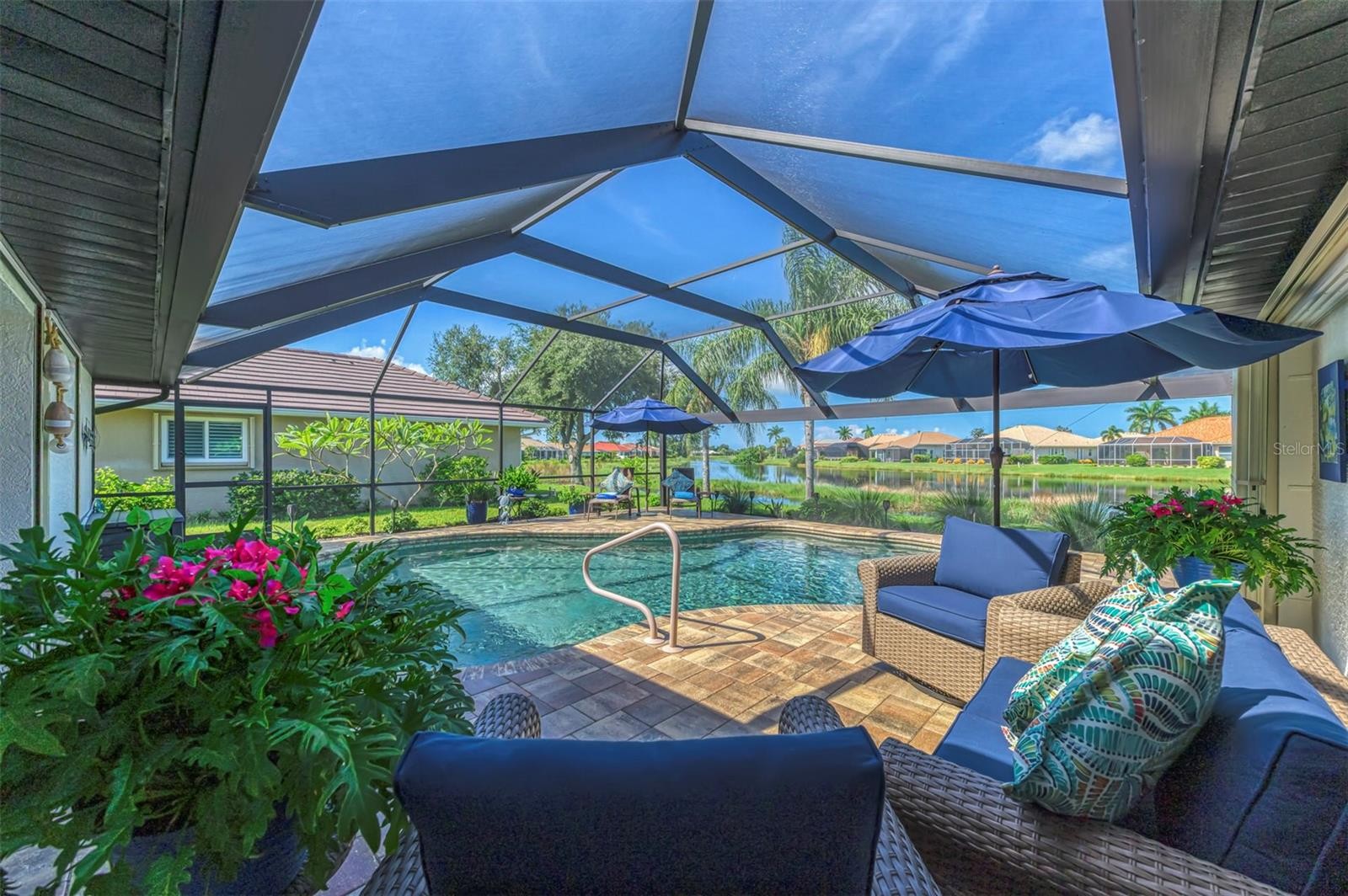 530 LAKE OF THE WOODS DR