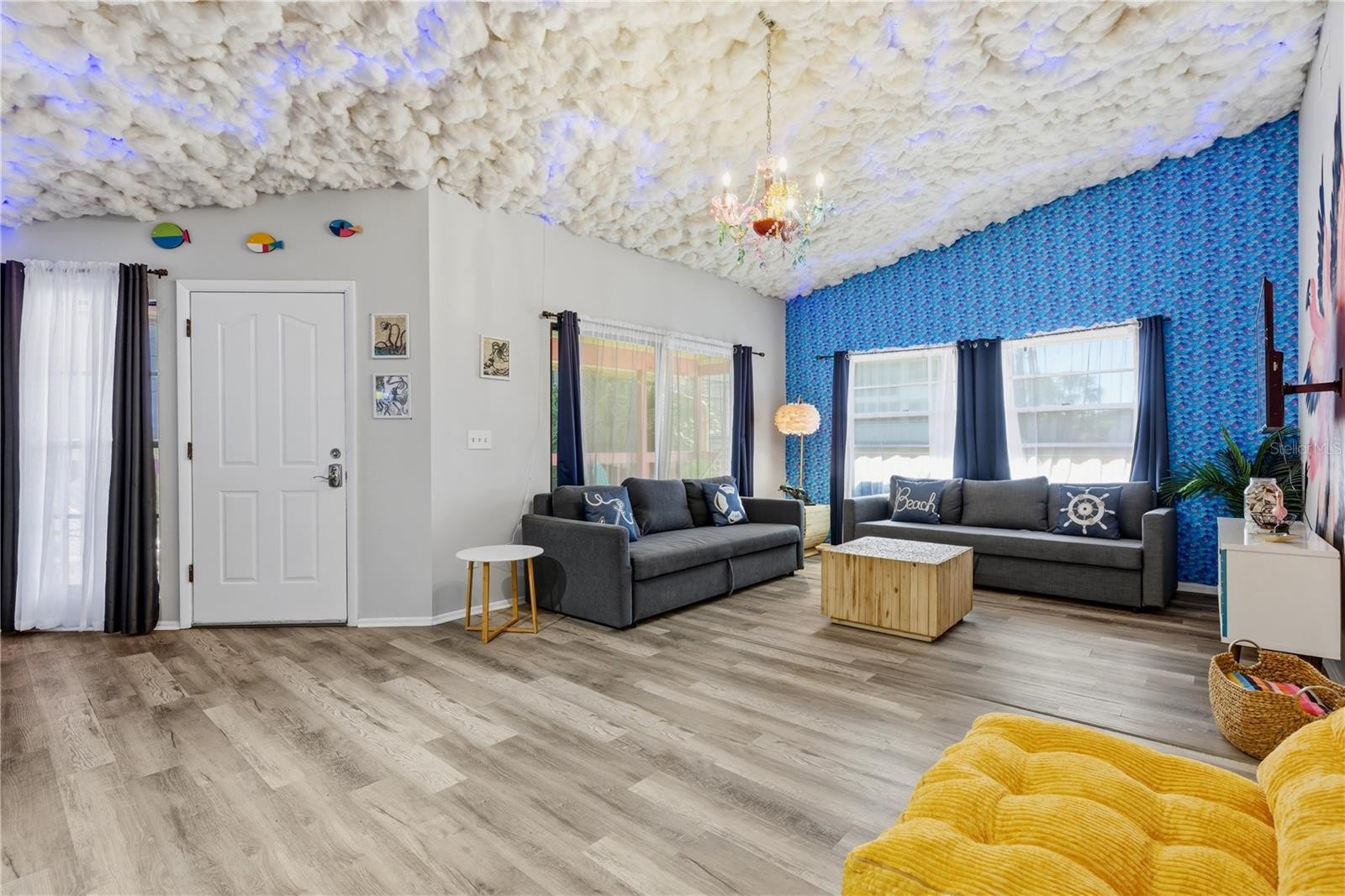 527 BEACH RD