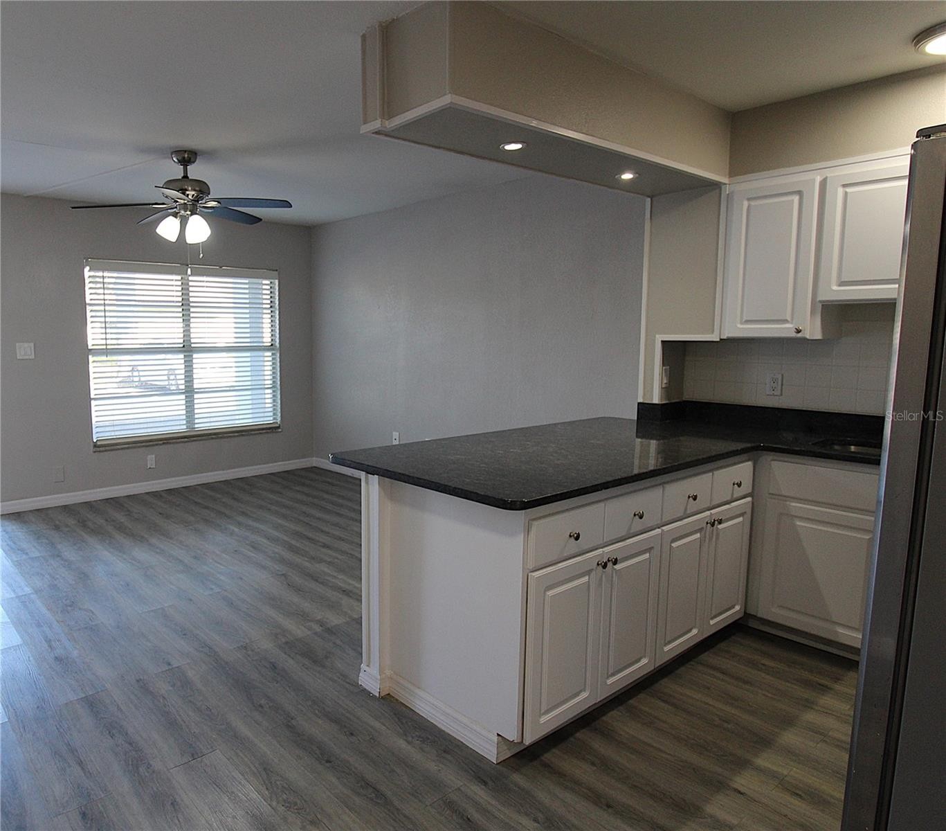 1860 PHILLIPPI SHORES DR #6A