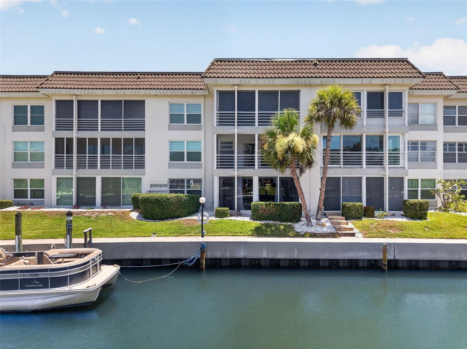 4390 EXETER DR #107