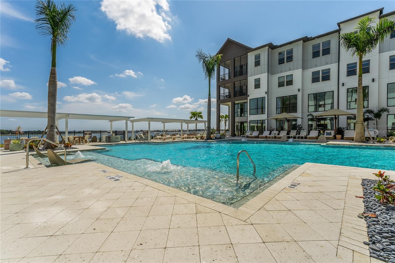 1420 LAKEFRONT DR #6413